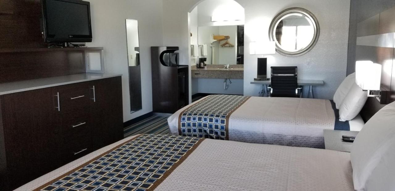 Homebridge Inn And Suites Бомонт Экстерьер фото