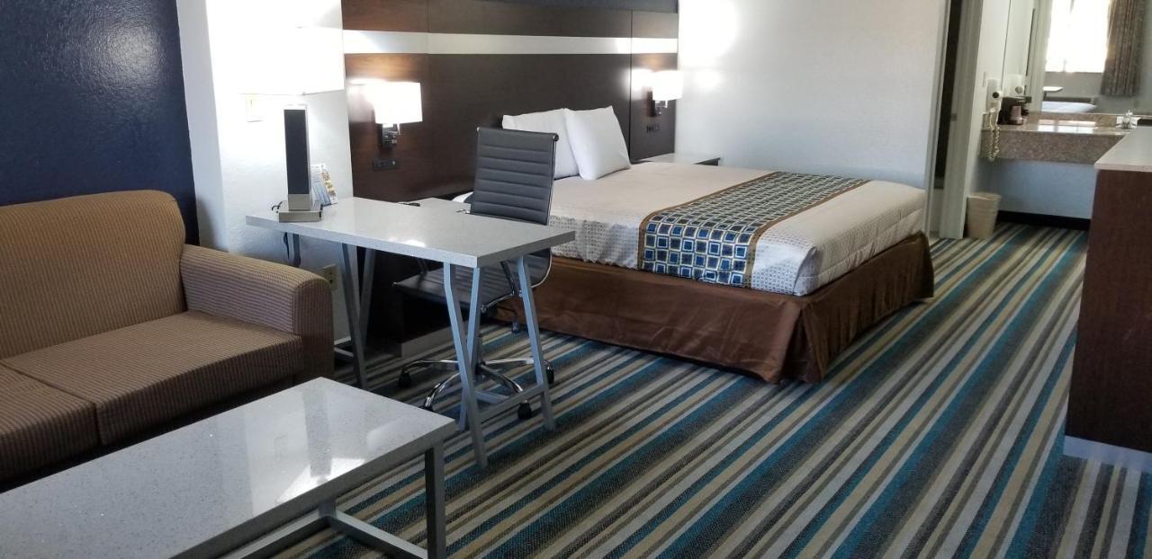 Homebridge Inn And Suites Бомонт Экстерьер фото